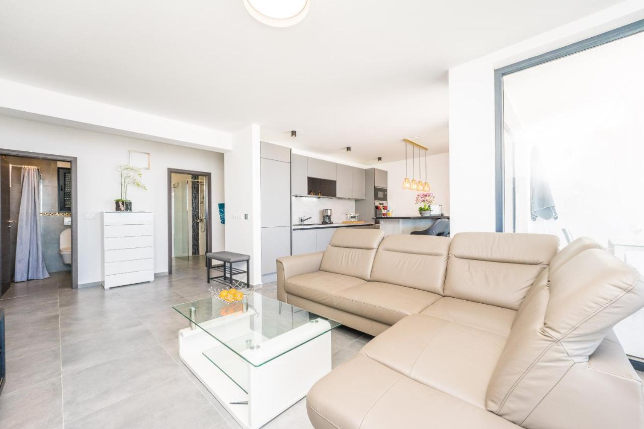 Jamc Dream Familientraum Direkt Am Meer Mit Beheiztem Pool Privlaka  Exterior photo