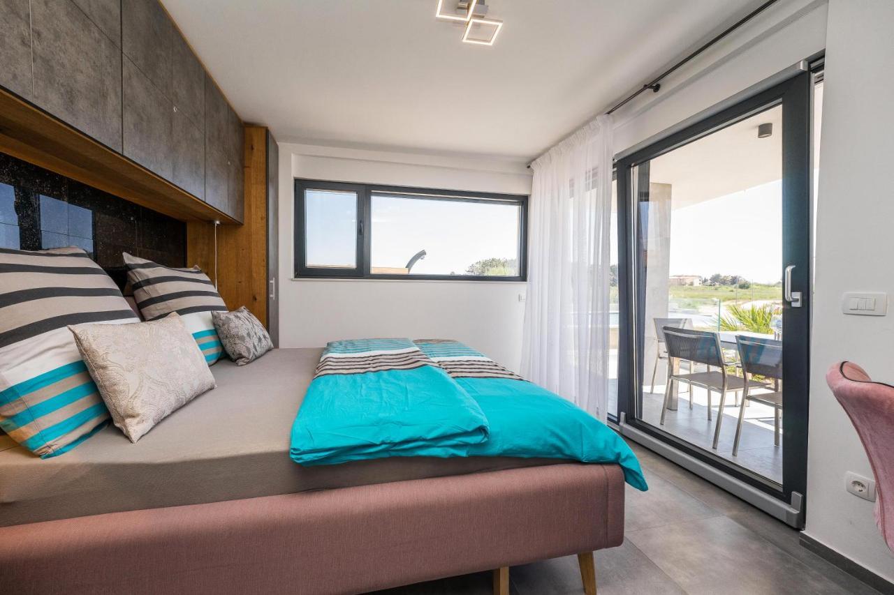 Jamc Dream Familientraum Direkt Am Meer Mit Beheiztem Pool Privlaka  Exterior photo