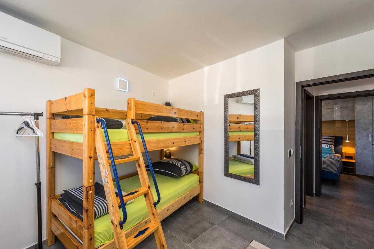 Jamc Dream Familientraum Direkt Am Meer Mit Beheiztem Pool Privlaka  Exterior photo