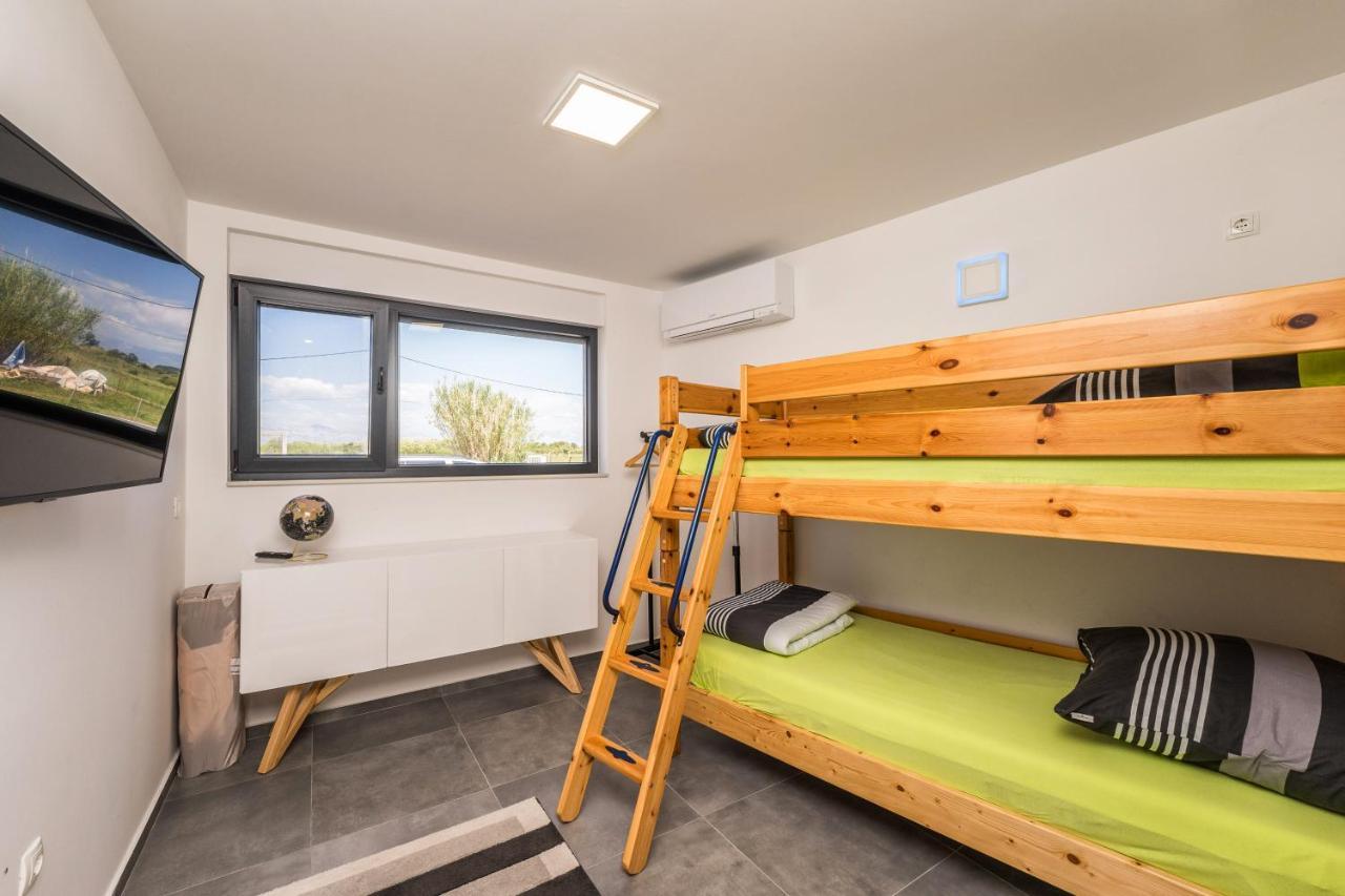 Jamc Dream Familientraum Direkt Am Meer Mit Beheiztem Pool Privlaka  Exterior photo